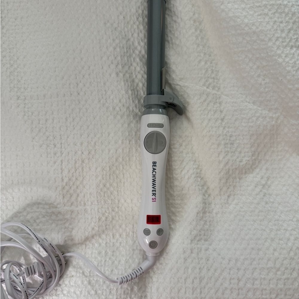 The Beachwaver Co. Hair Tool - White and Gray